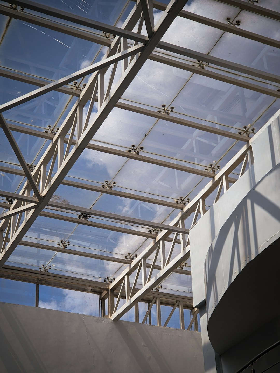 modern-building-with-a-glass-and-metal-roof-o7thr8pyaa4